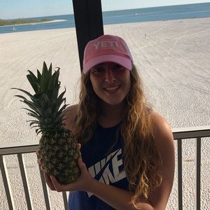 Meet your Posher, Abbey